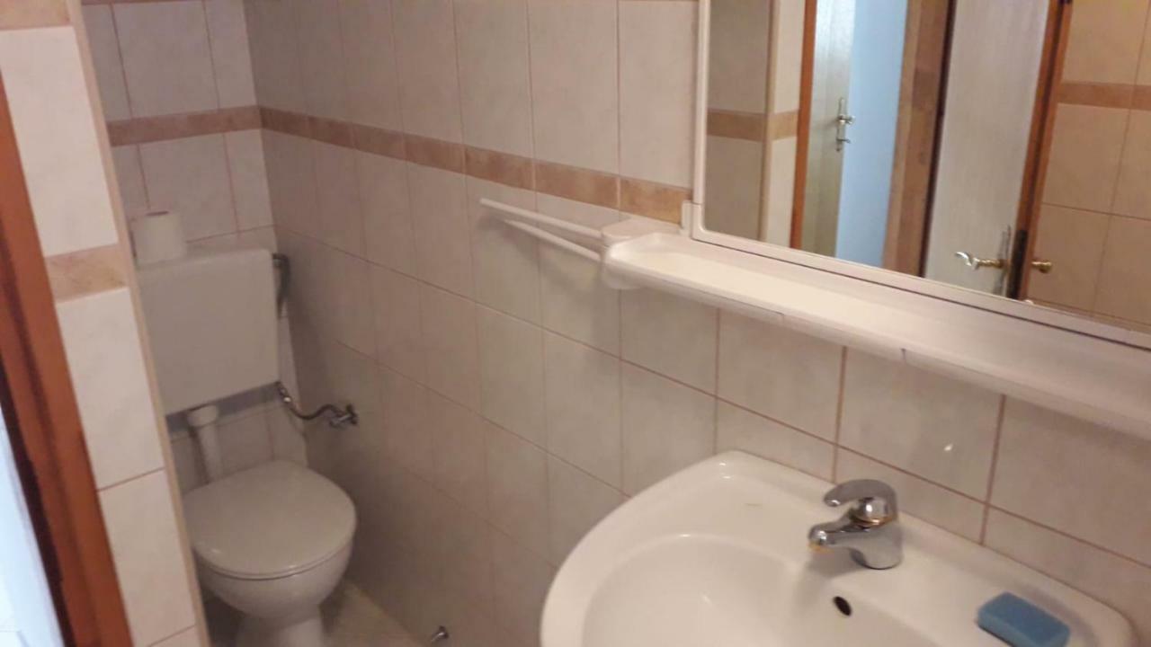 Apartment Hrgic Вир Екстериор снимка