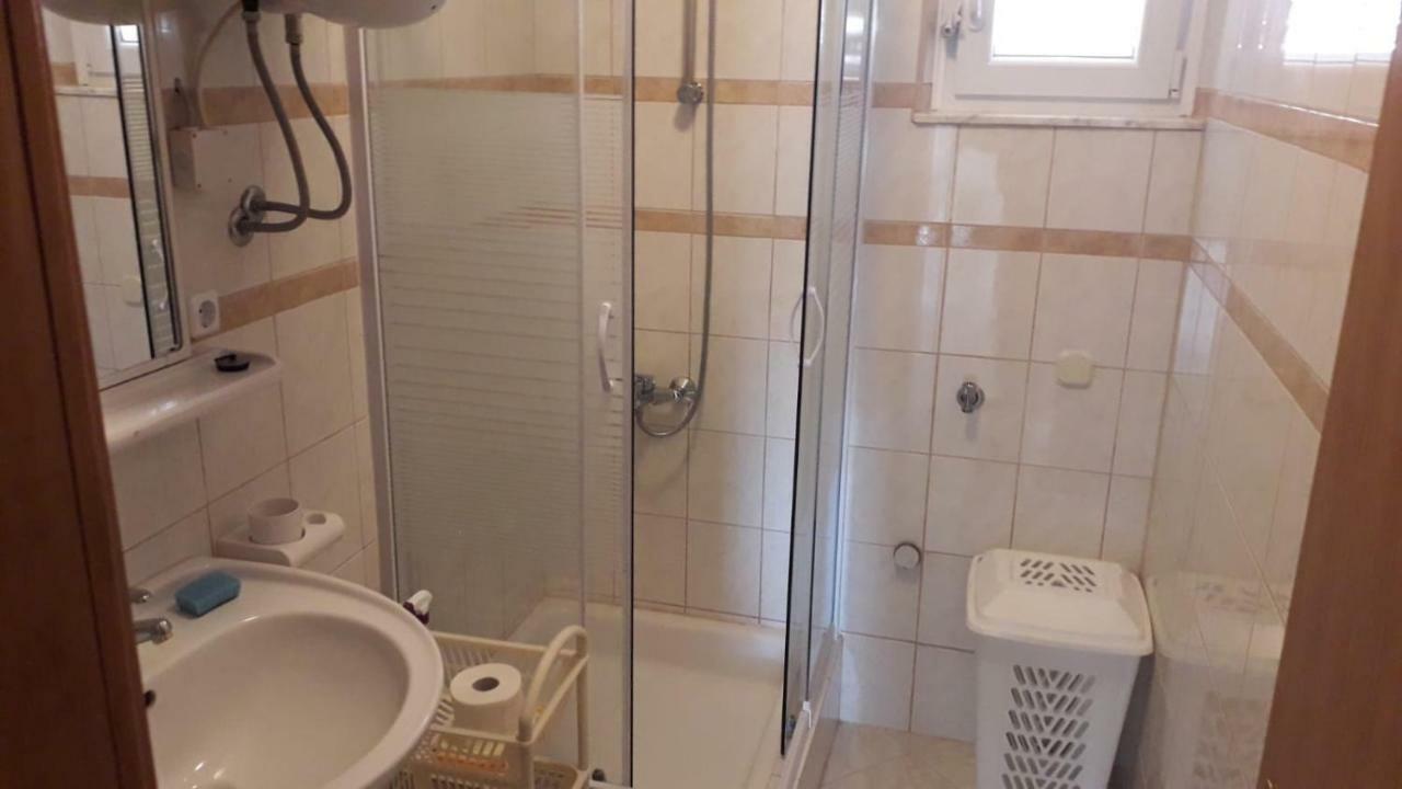 Apartment Hrgic Вир Екстериор снимка